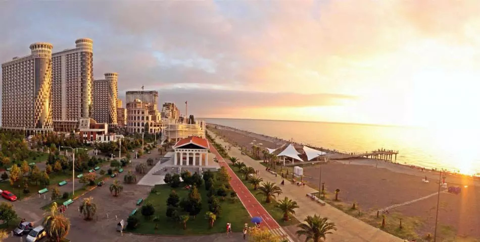 تور باتومی + تفلیس ویژه نوروز 1405