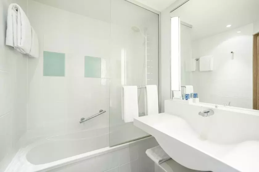 9a5b4110-4f8b-4686-b984-e45822a2ac33-6446