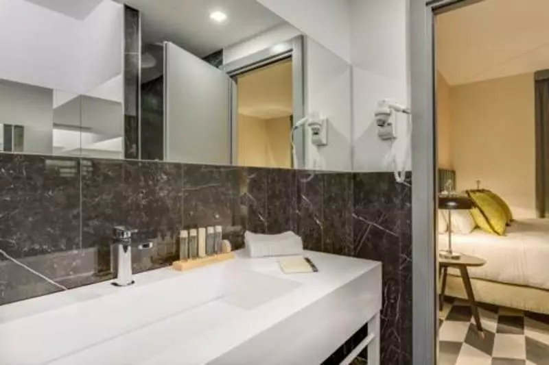 a21bcec2-5cb6-4402-8268-fdf1f135c04c