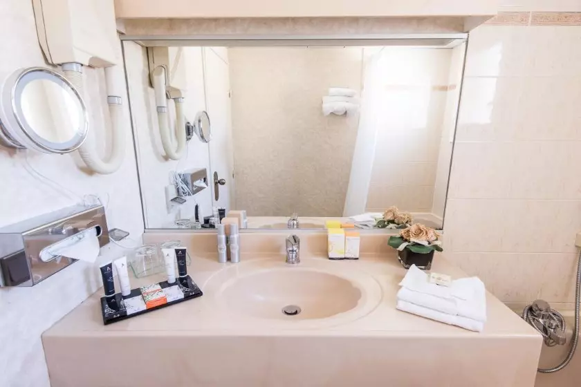 b550532d-a33b-457b-9c6c-c61143a6cd7b