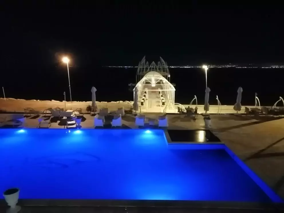 img-20190516-205916-largejpg